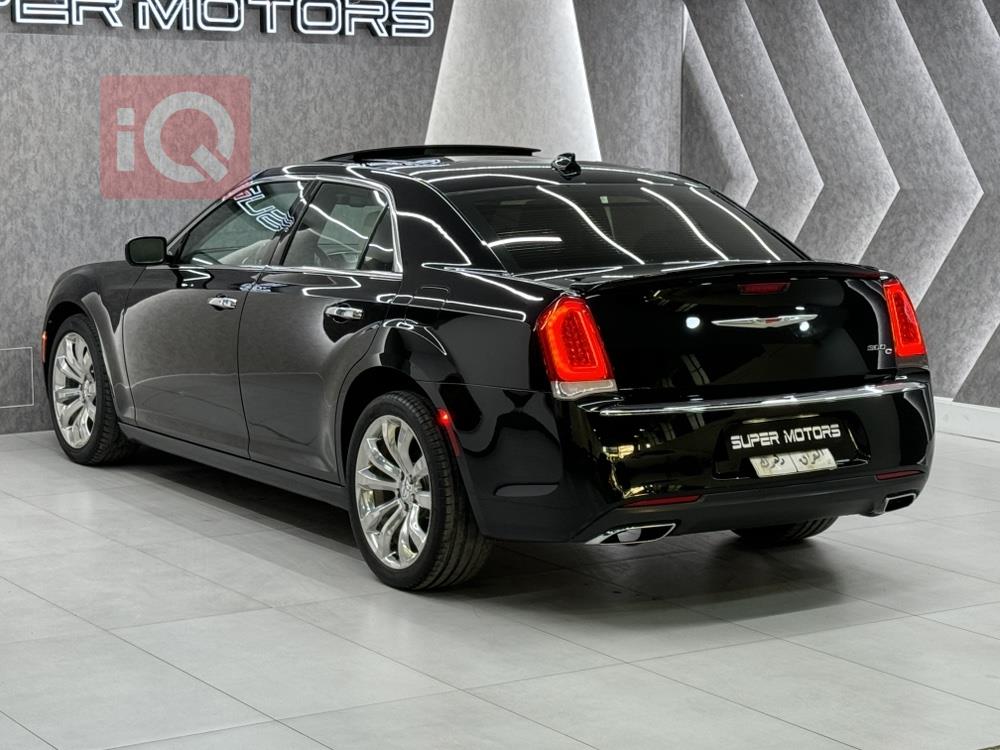کرایسلەر 300